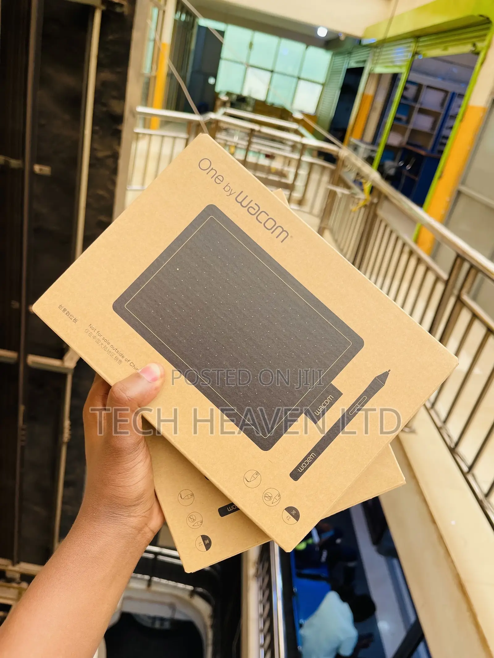 One by Waccom Graphics Drawing Tablet