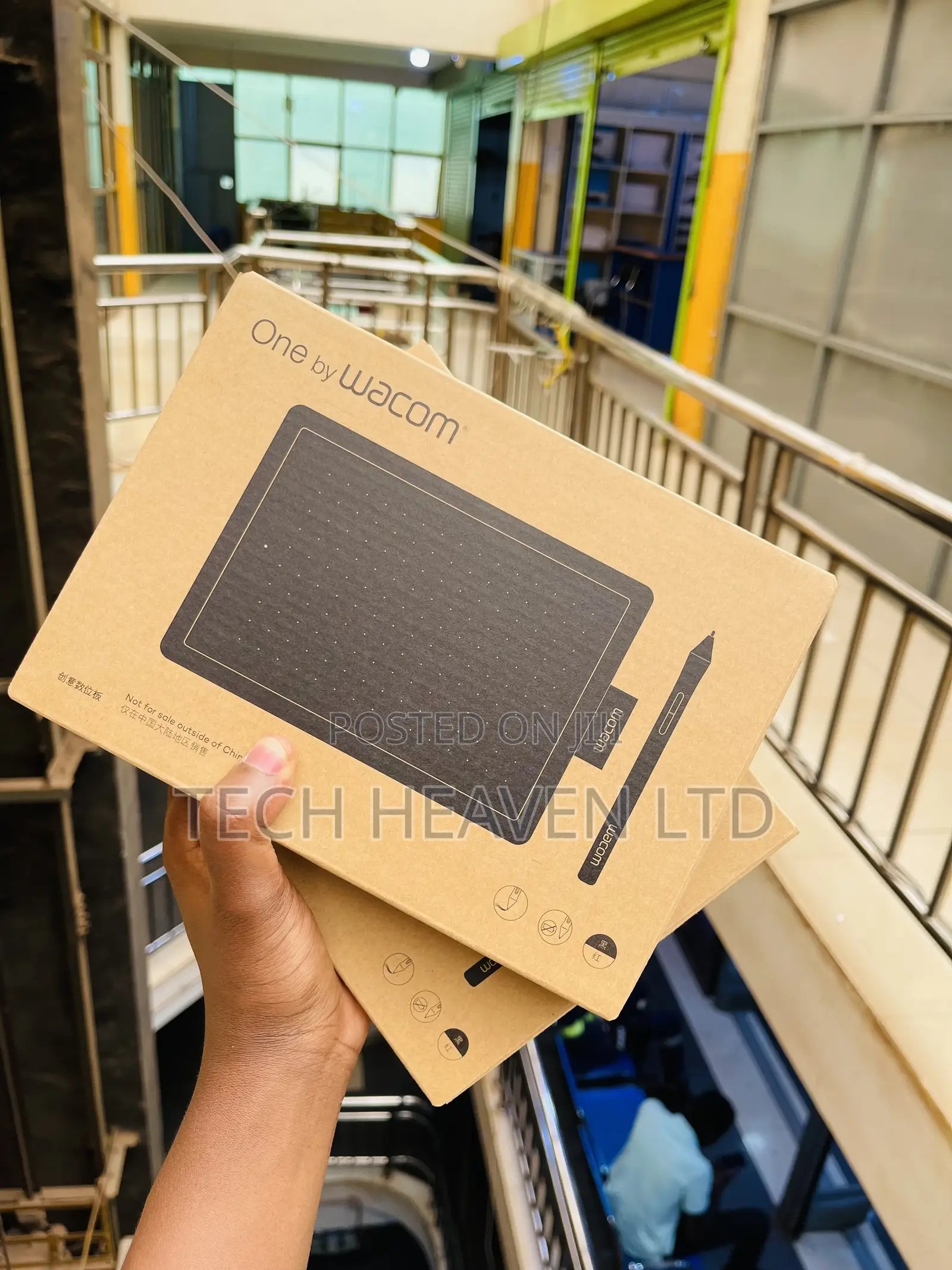 One by Waccom Graphics Drawing Tablet