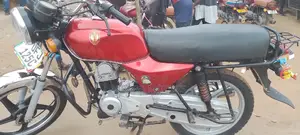 Bajaj Pulsar 180 2023 Red