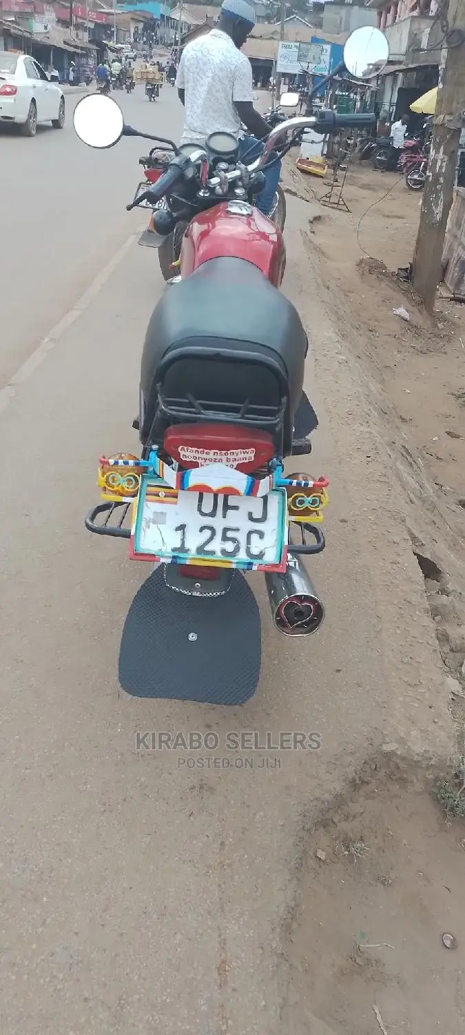 Bajaj Pulsar 180 2023 Red