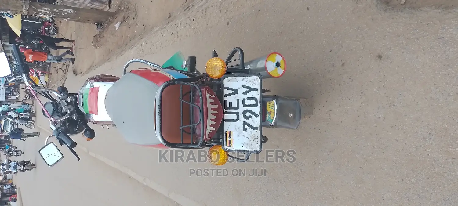 Bajaj Boxer 2018 Gray