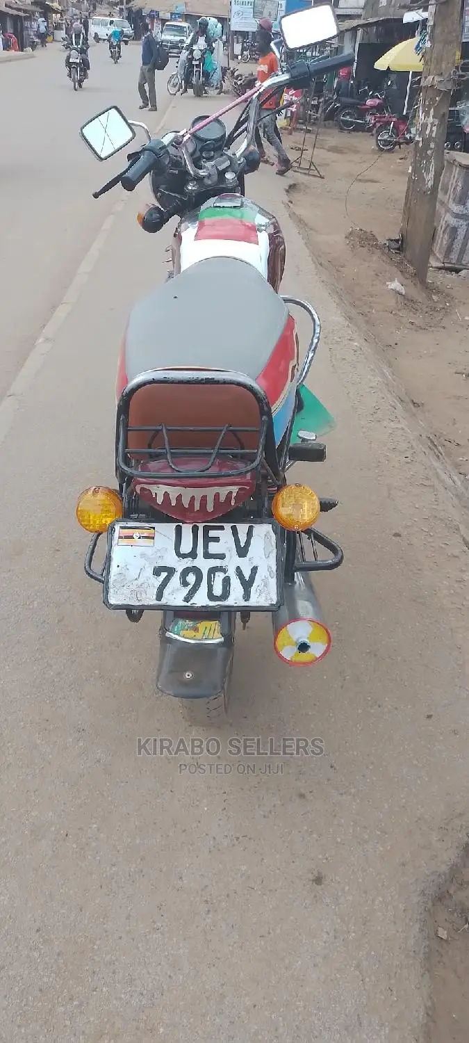 Bajaj Boxer 2018 Gray