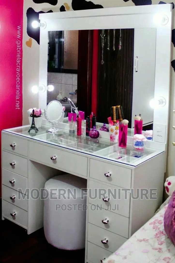 Makeup Table Call