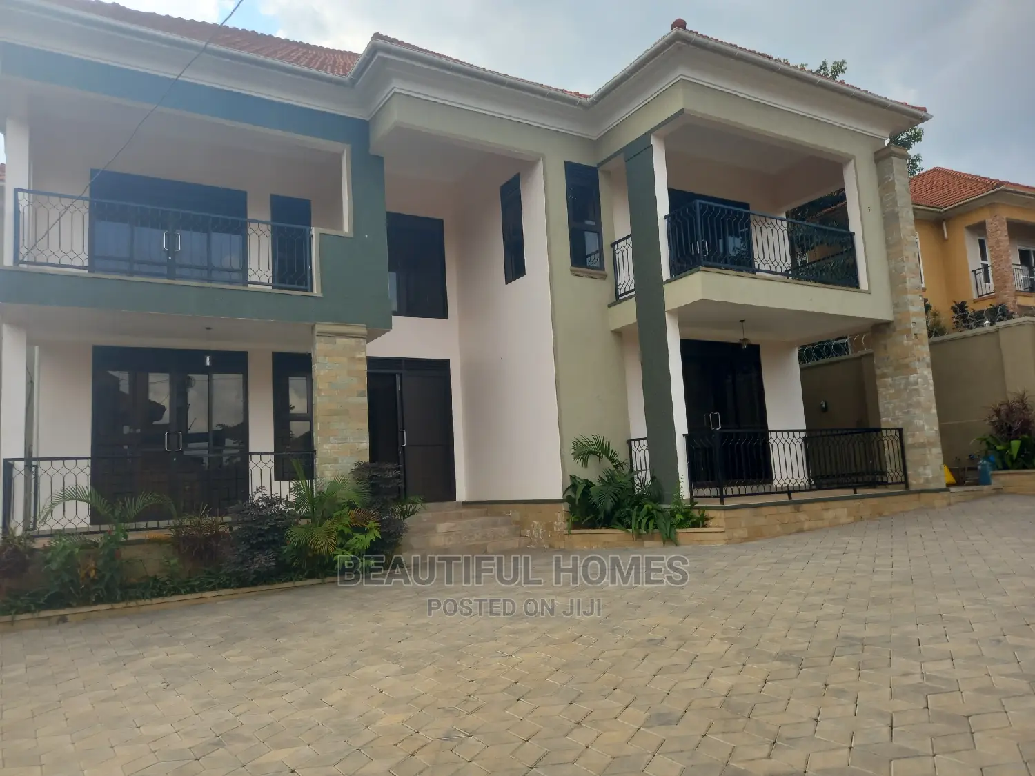 Furnished 6bdrm House in Kira for sale