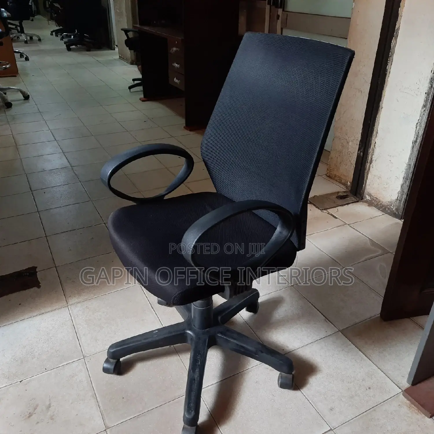Medium Back Mesh Chair