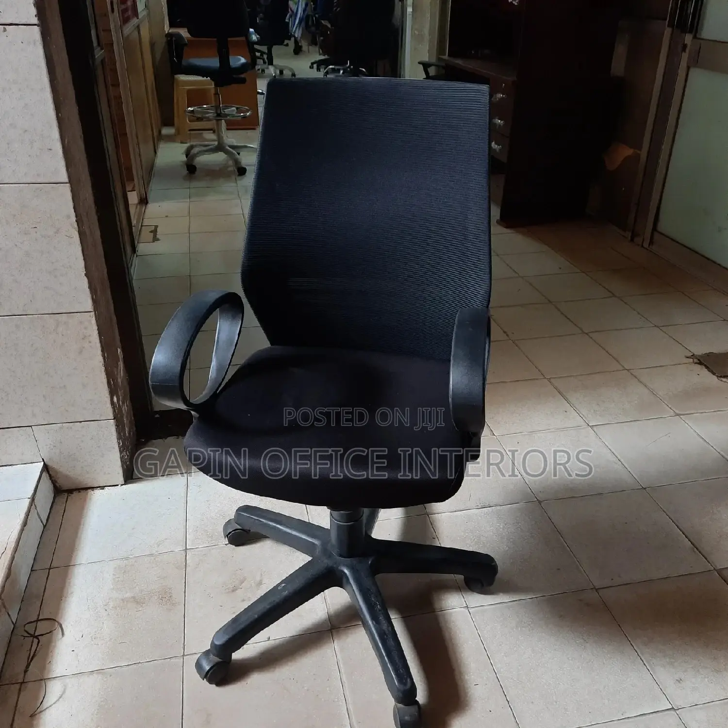 Medium Back Mesh Chair
