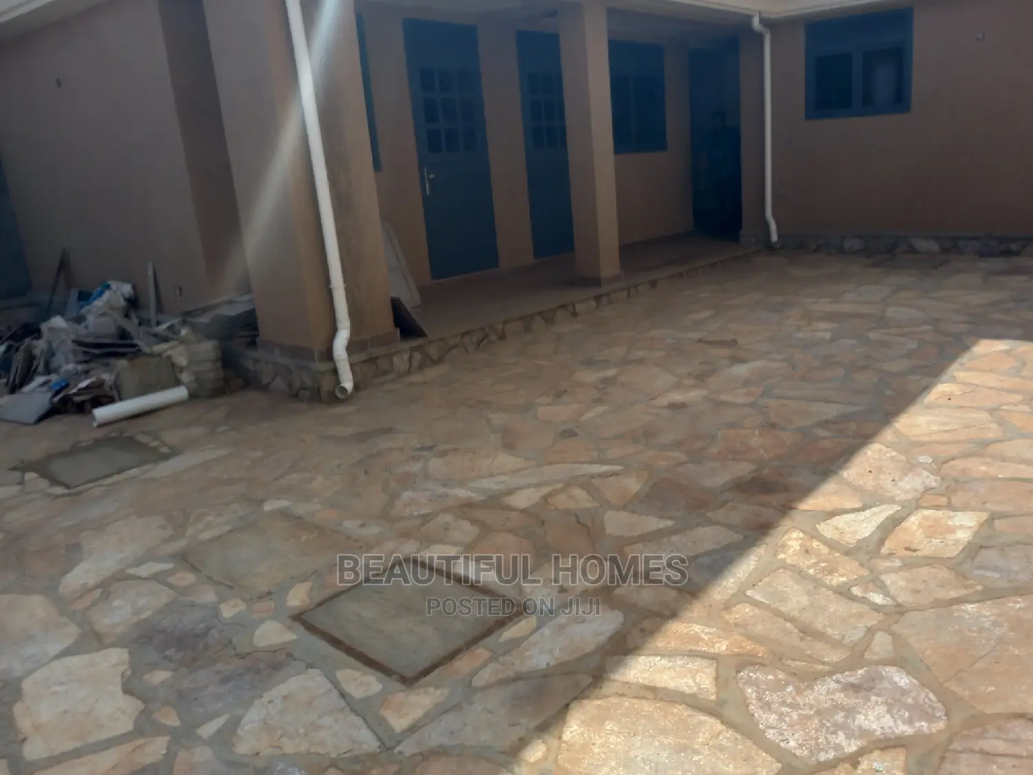 Furnished 6bdrm Mansion in Munyonyo Posh Lake, Makindye for sale
