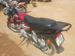 TVS HLX 125 2022 Red
