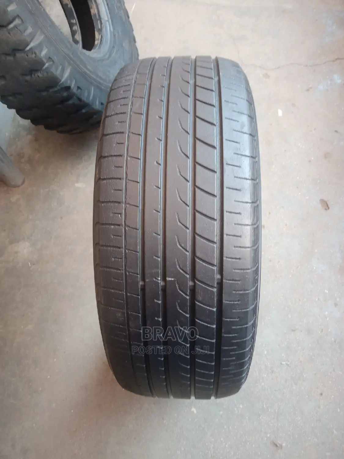 225/55r17 YOKOHAMA Good Condition.