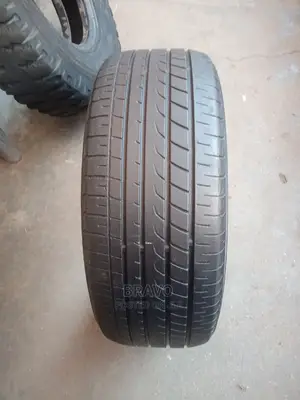 225/55r17 YOKOHAMA Good Condition.