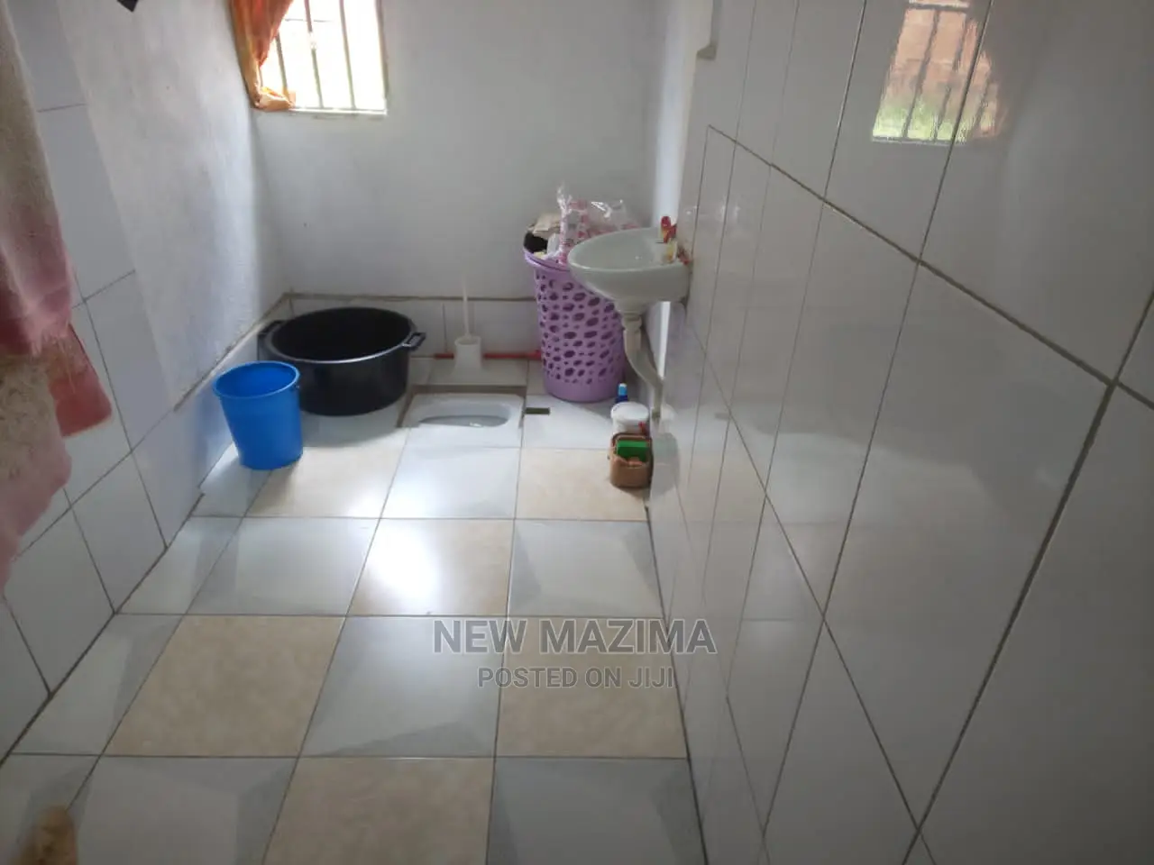 3bdrm House in Kawempe Kawanda, Central Division for sale