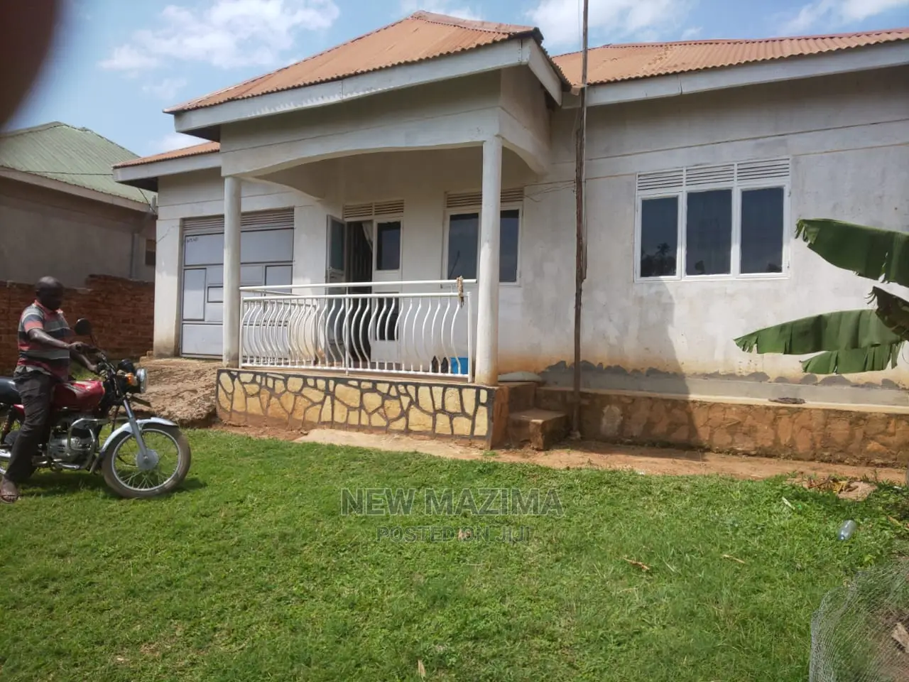 3bdrm House in Kawempe Kawanda, Central Division for sale