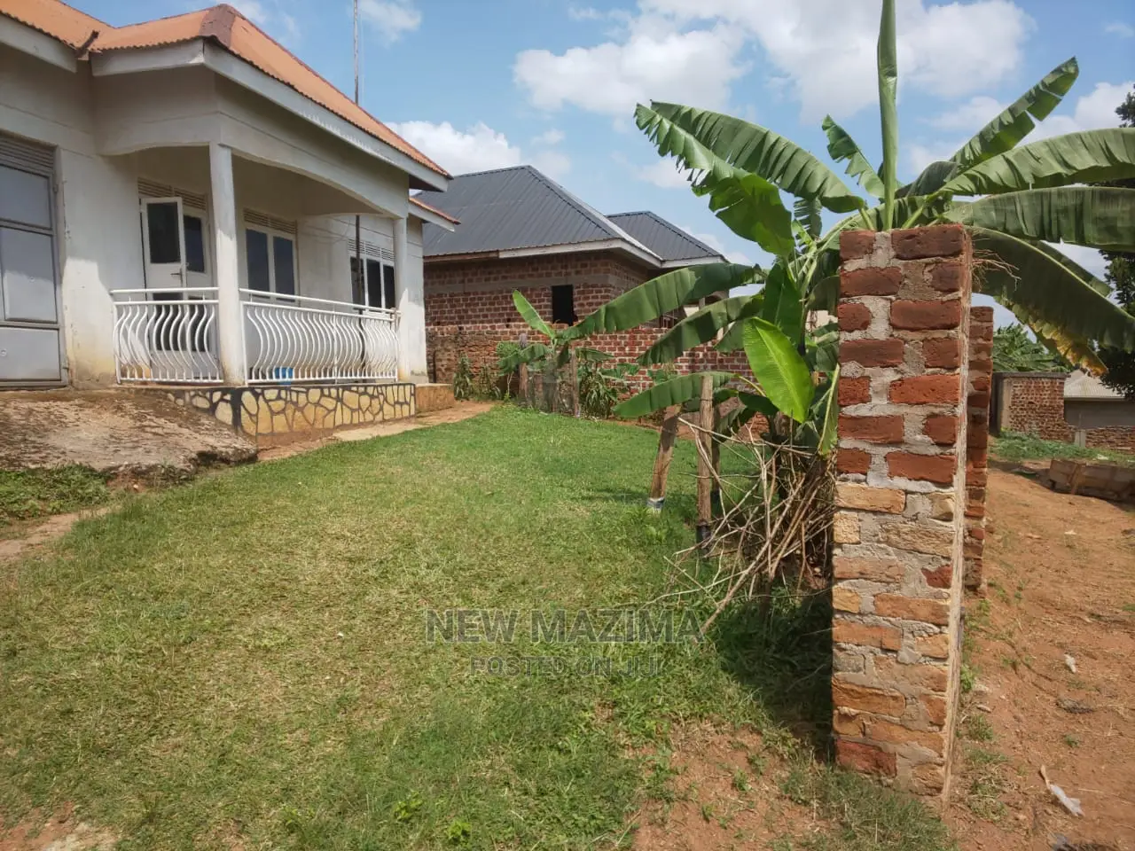 3bdrm House in Kawempe Kawanda, Central Division for sale