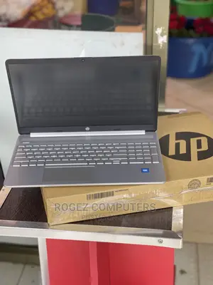 New Laptop HP 15-Gw0023od Slim 8GB Intel Core I7 SSD 512GB