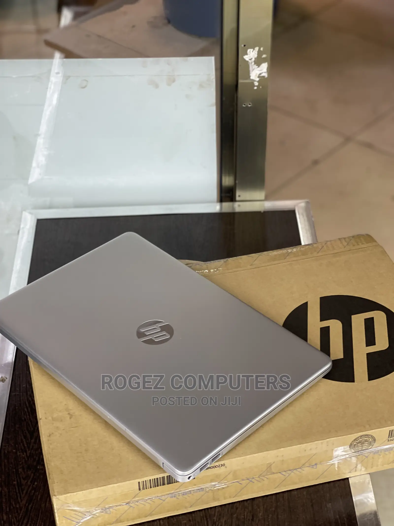 New Laptop HP 15-Gw0023od Slim 8GB Intel Core I7 SSD 512GB
