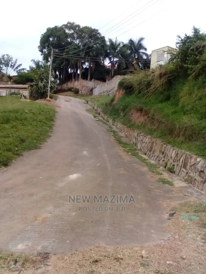 35 Decimals on Forced Sale in Heart of Buziga Heights