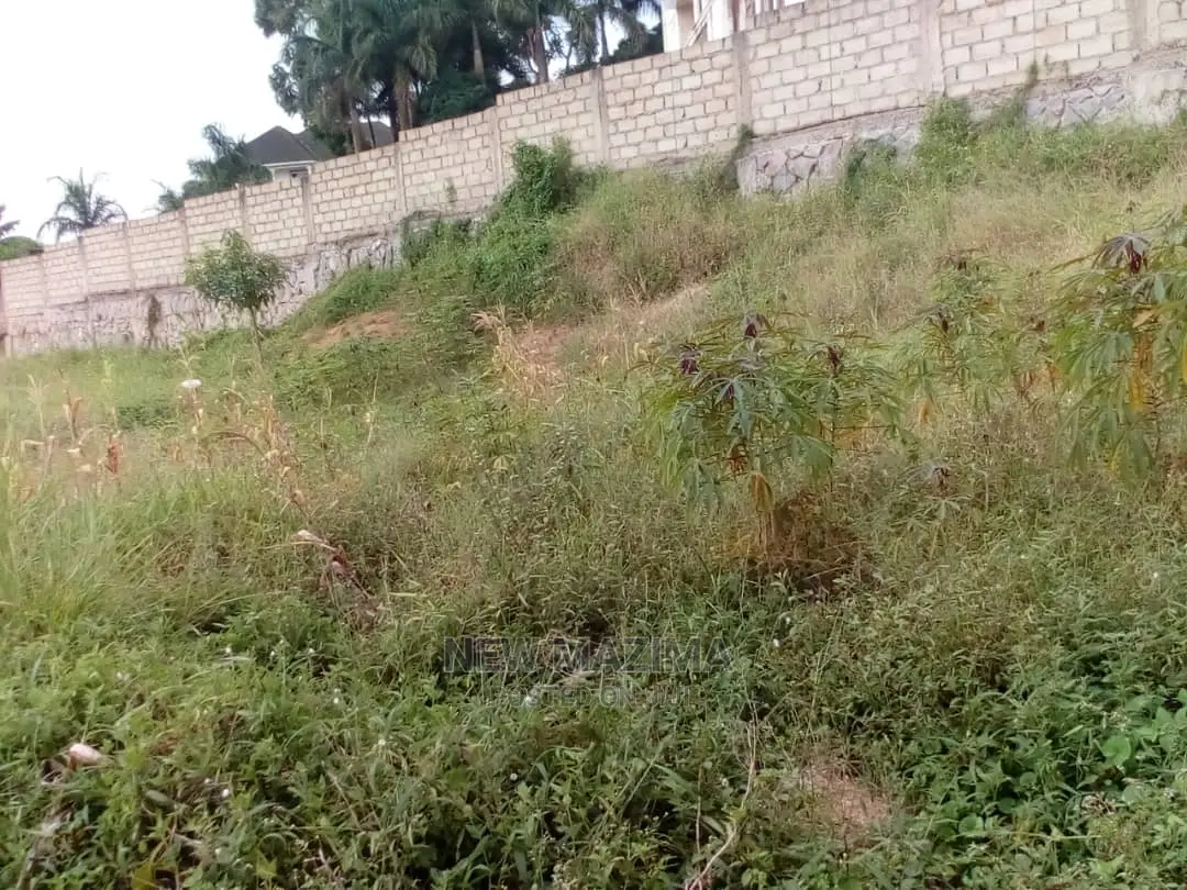 35 Decimals on Forced Sale in Heart of Buziga Heights