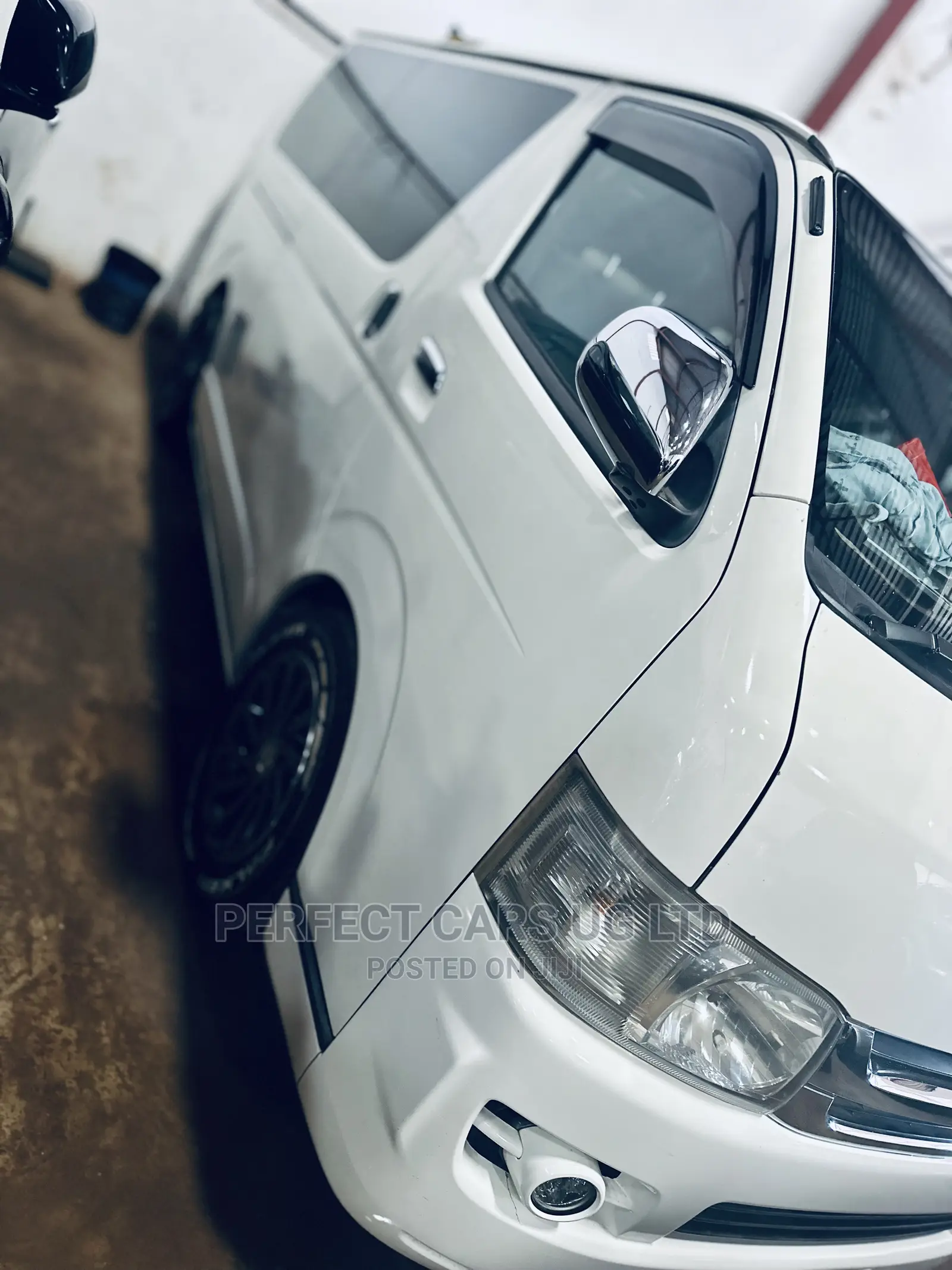 Toyota HiAce 2008 White