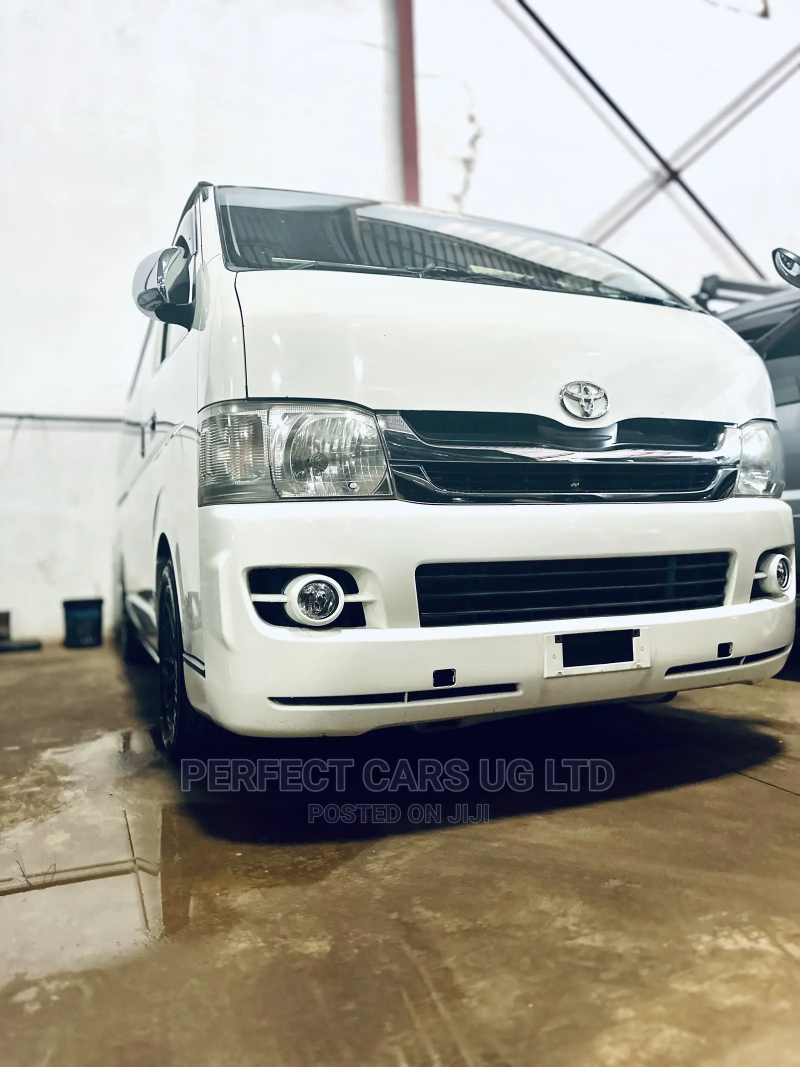 Toyota HiAce 2008 White