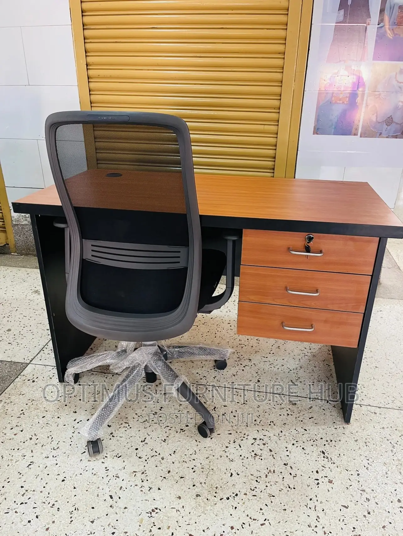 Desk and Gray Chair