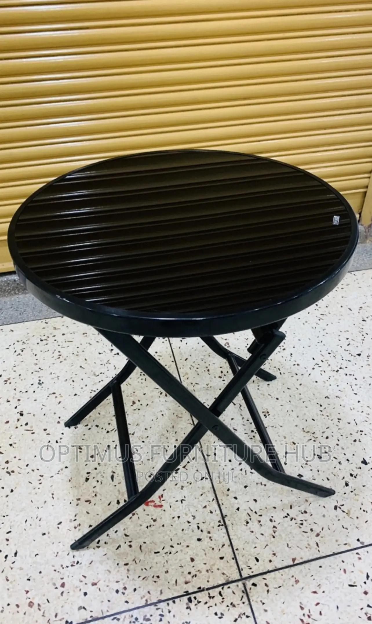 Glass Table (Round Table)