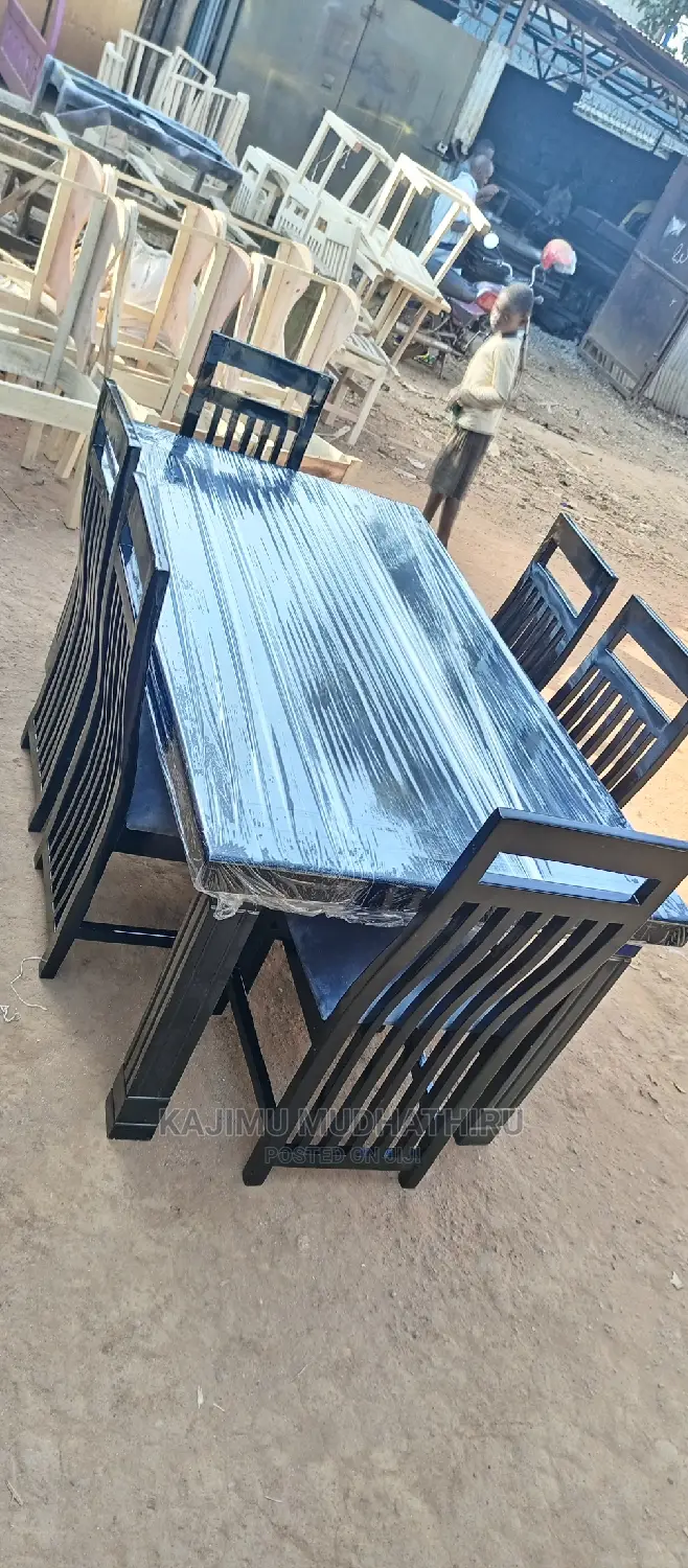 Dinning Table 6seaters