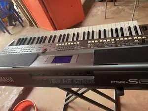 Yamaha Keyboard S670