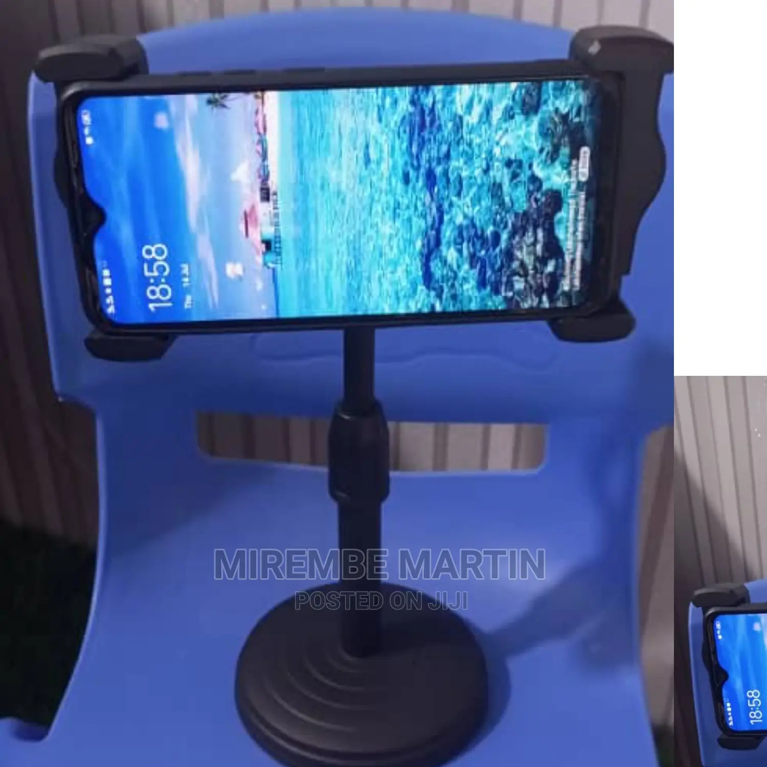 Black Phone Stand