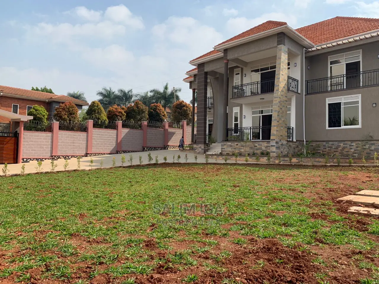 6bdrm Duplex in Kololo Property, Wakiso / Wakiso for sale