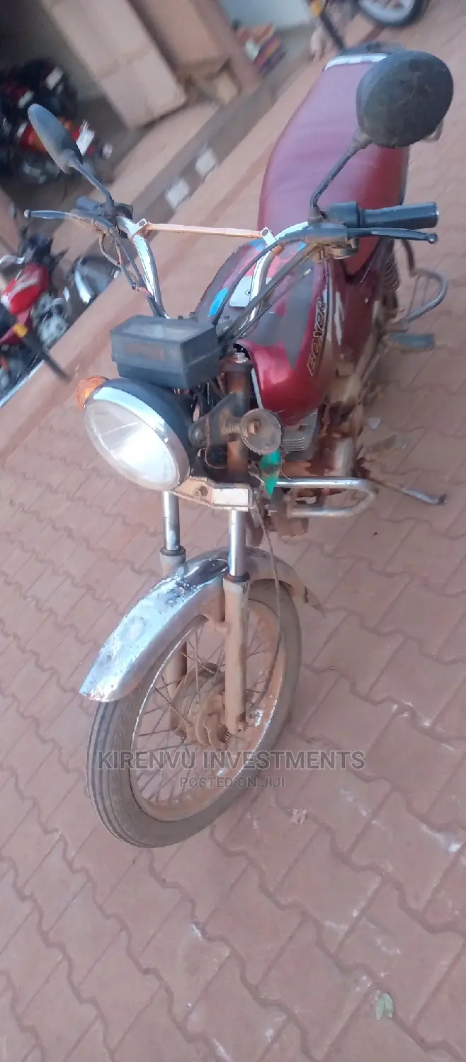 Bajaj Boxer 2016 Red