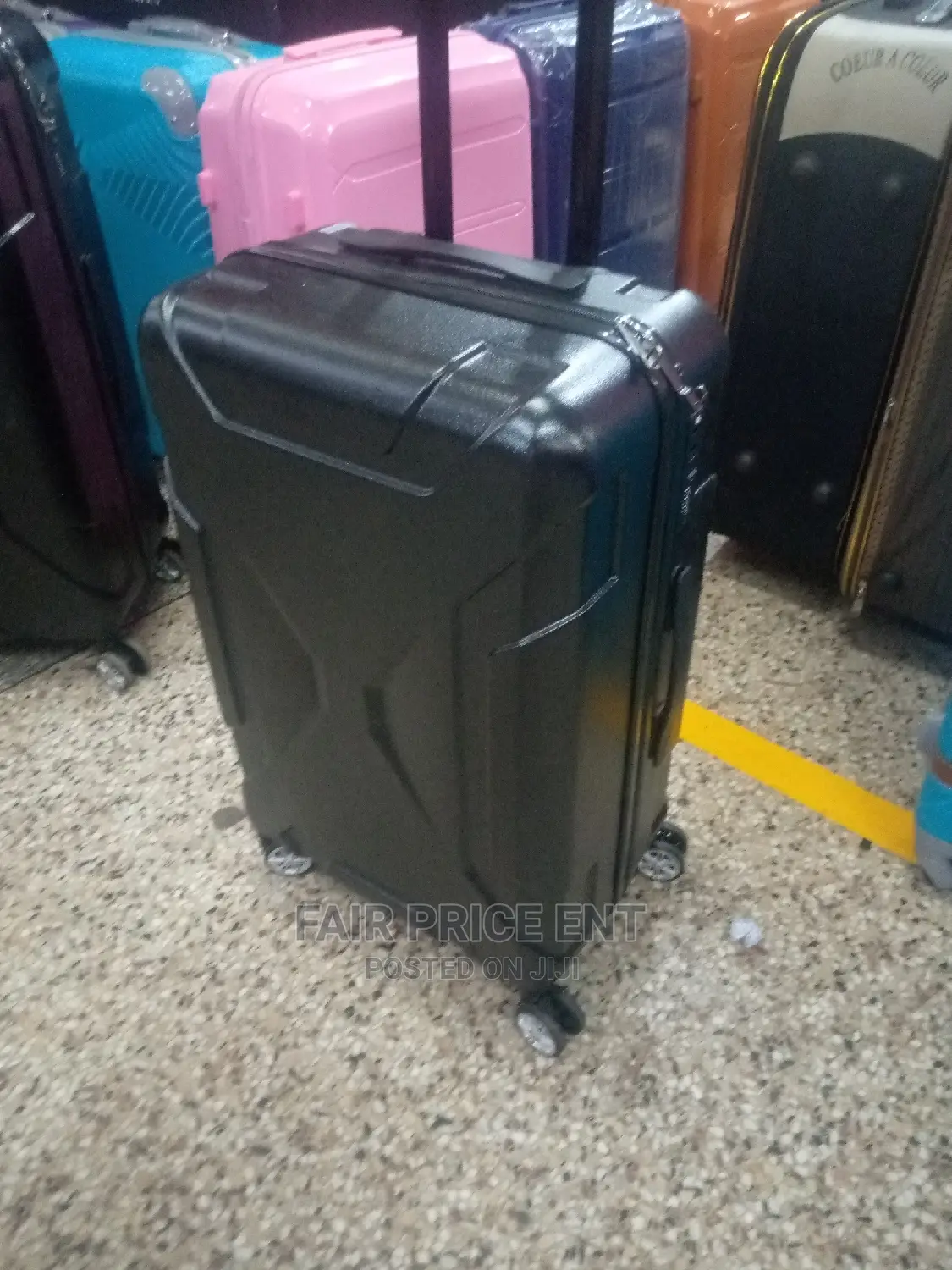 Plastic Suitcase Medium.,(Black)