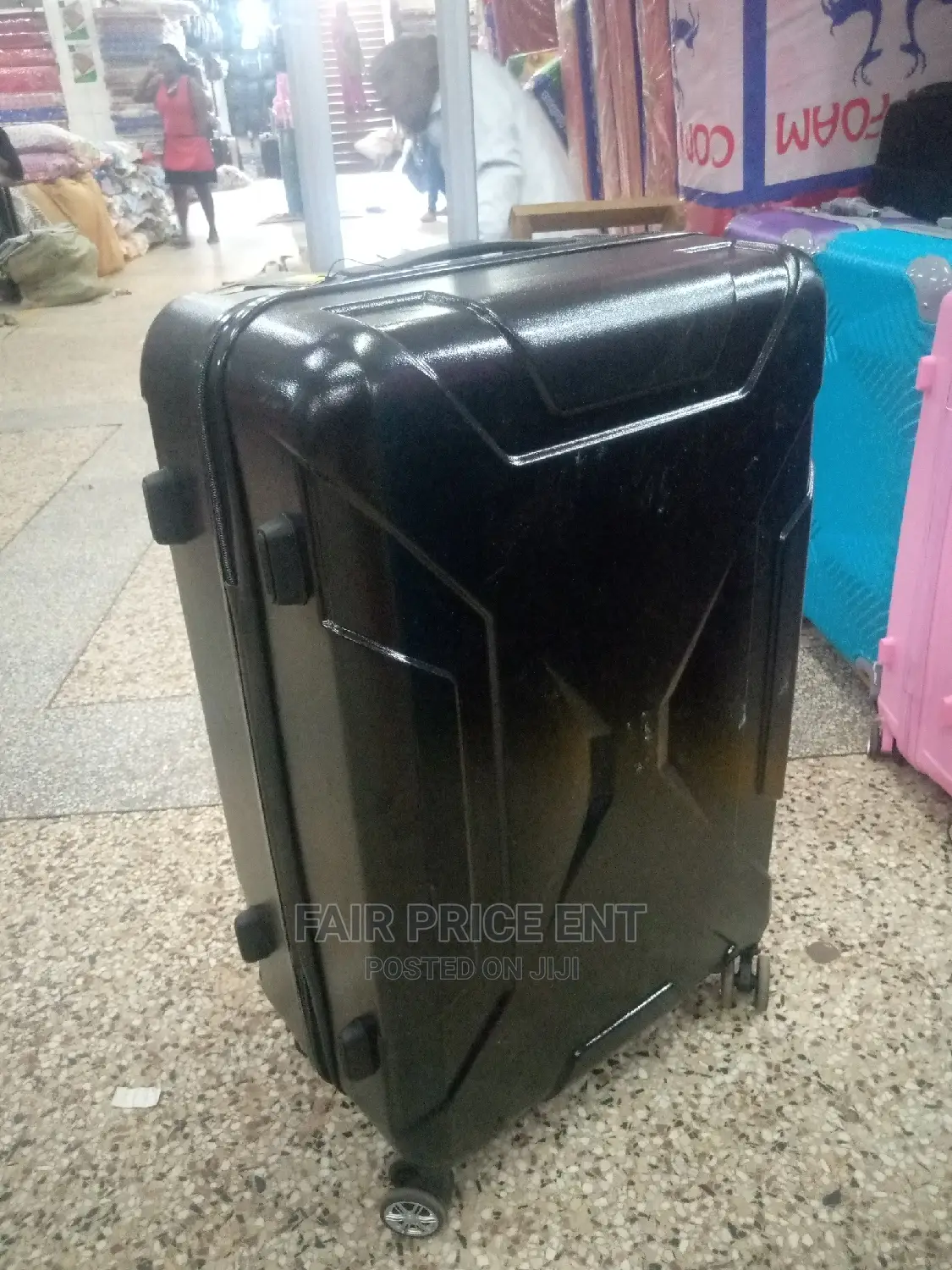 Plastic Suitcase Four Double Wheels.Medium.( Black)