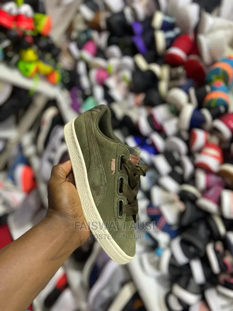 Easy Sneakers