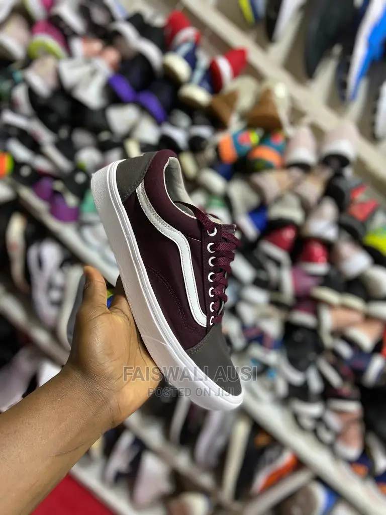 Easy Sneakers
