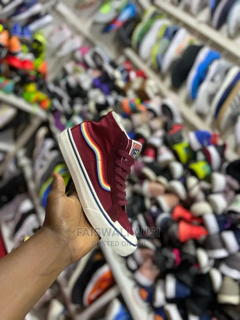 Easy Sneakers