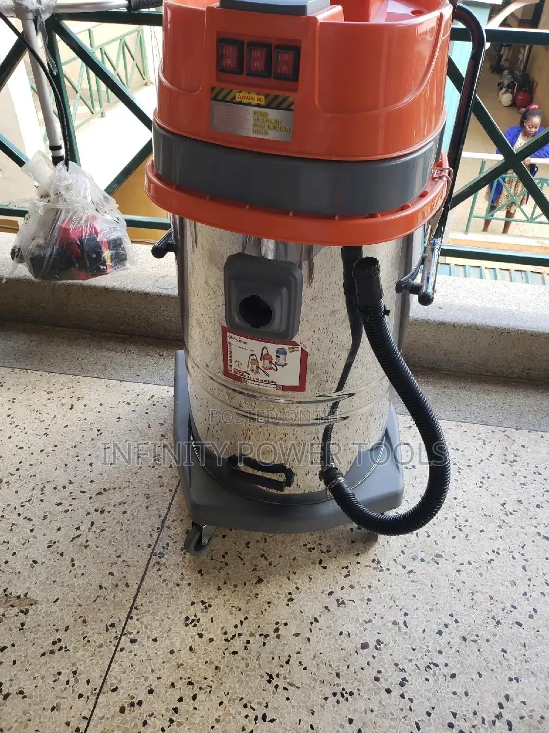Vacuum Cleaner 100l