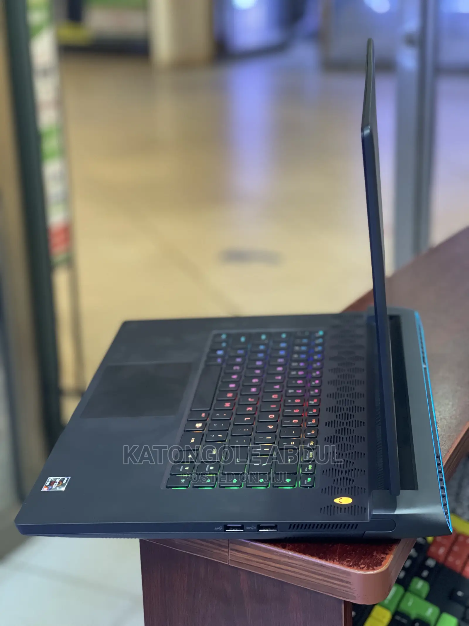 New Laptop Alienware M17x R2 32GB AMD Ryzen 9 SSD 2T
