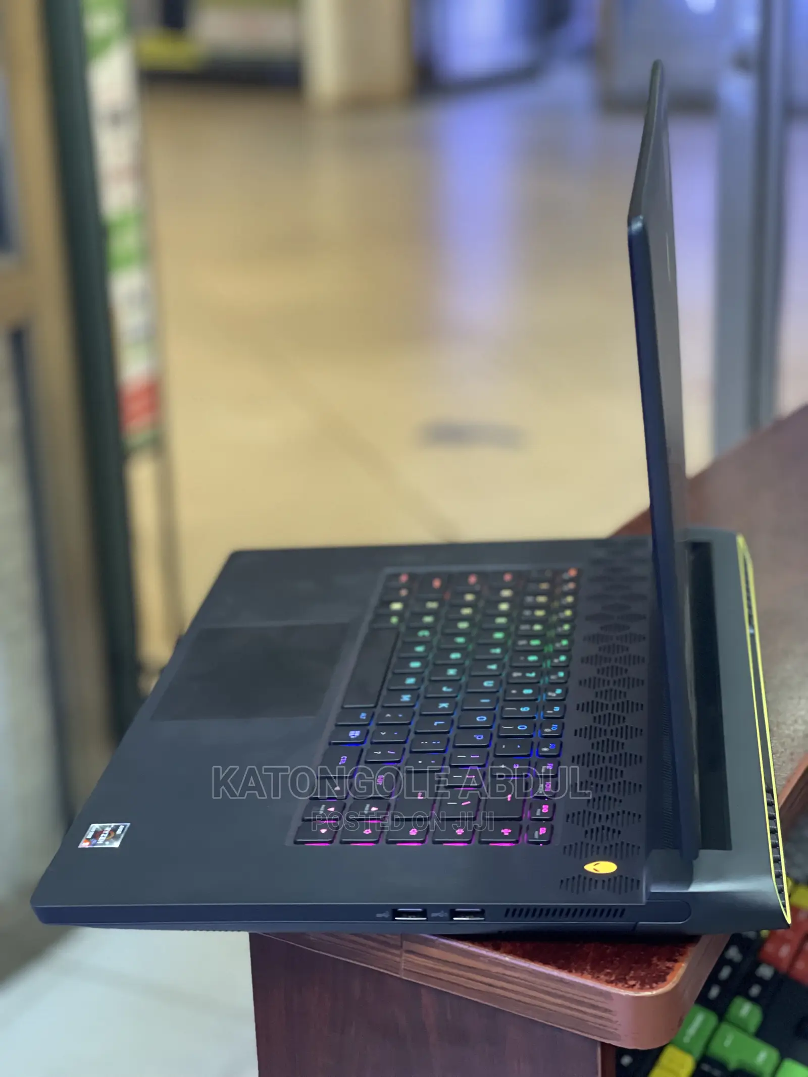 New Laptop Alienware M17x R2 32GB AMD Ryzen 9 SSD 2T