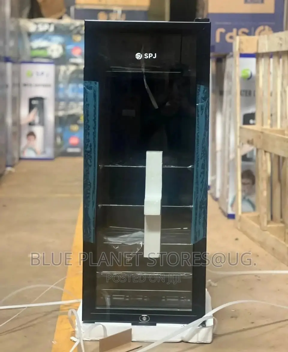 SPJ 130litre Showcase/Display Refrigerators/Chillers \\ Sccblu-130c020