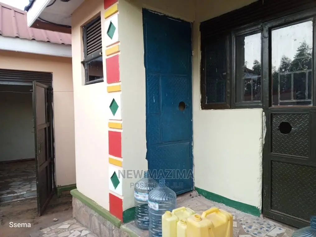 4bdrm House in Bulenga Town, Central Division for sale