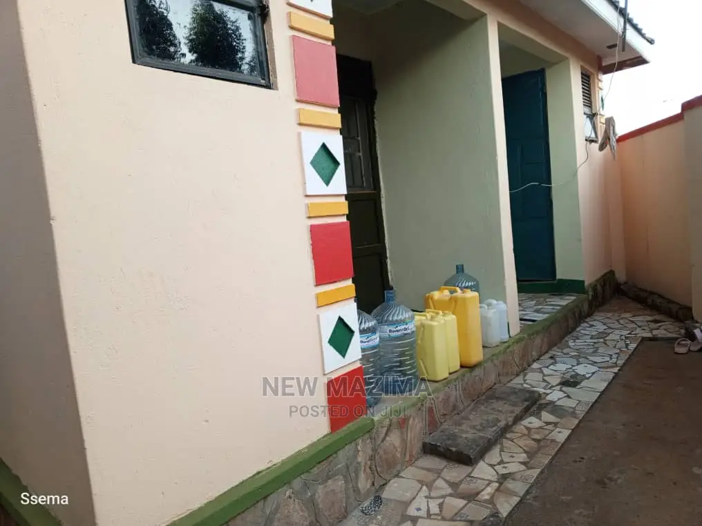 4bdrm House in Bulenga Town, Central Division for sale