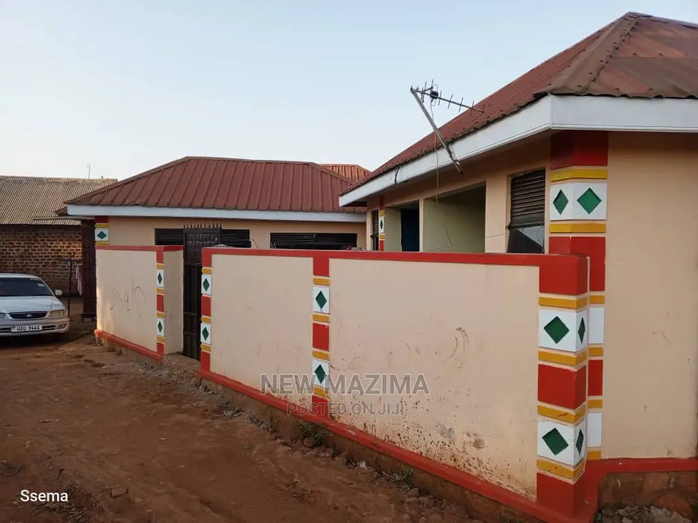 4bdrm House in Bulenga Town, Central Division for sale