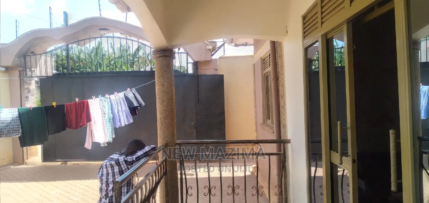 4bdrm Bungalow in Ntebe Rd Kitende, Central Division for sale