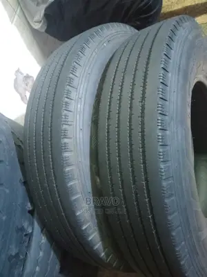 700-16 YOKOHAMA Good Condition
