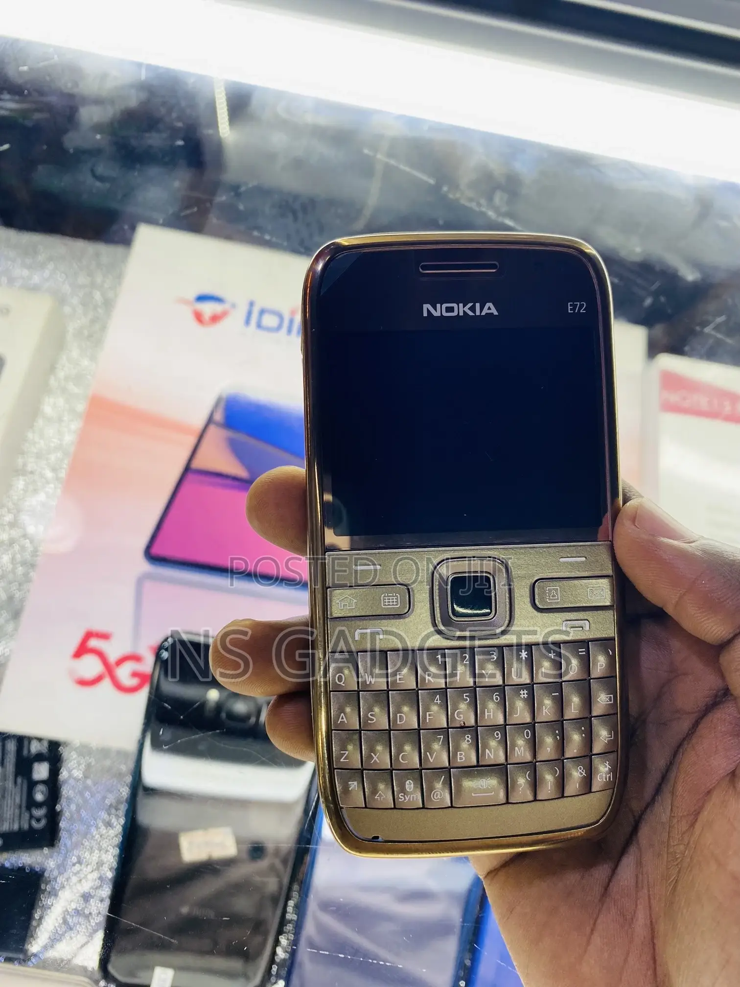 Nokia E72 Gold