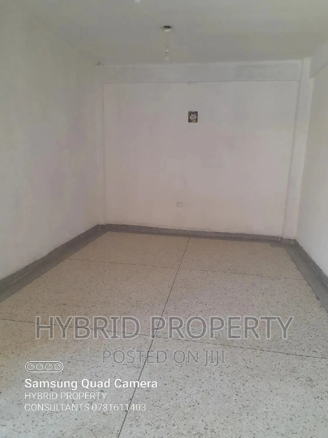 Beautiful Shops for Renting at Wakiso Town~Hoima Road.