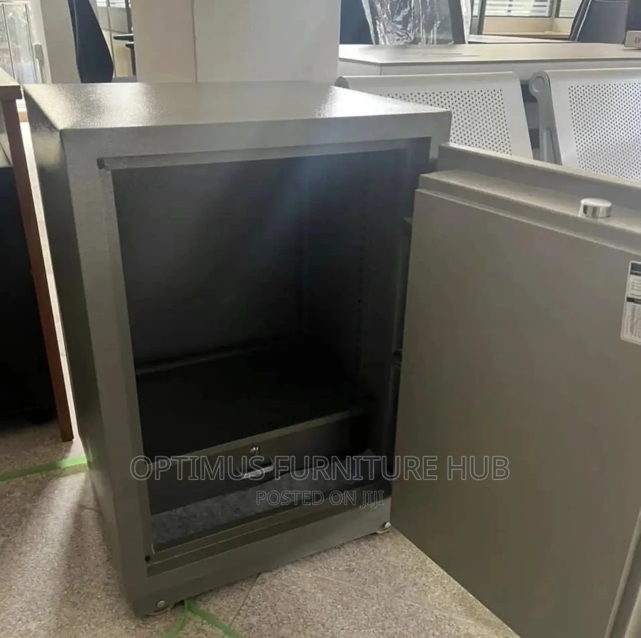 Metallic Safe (Manual)