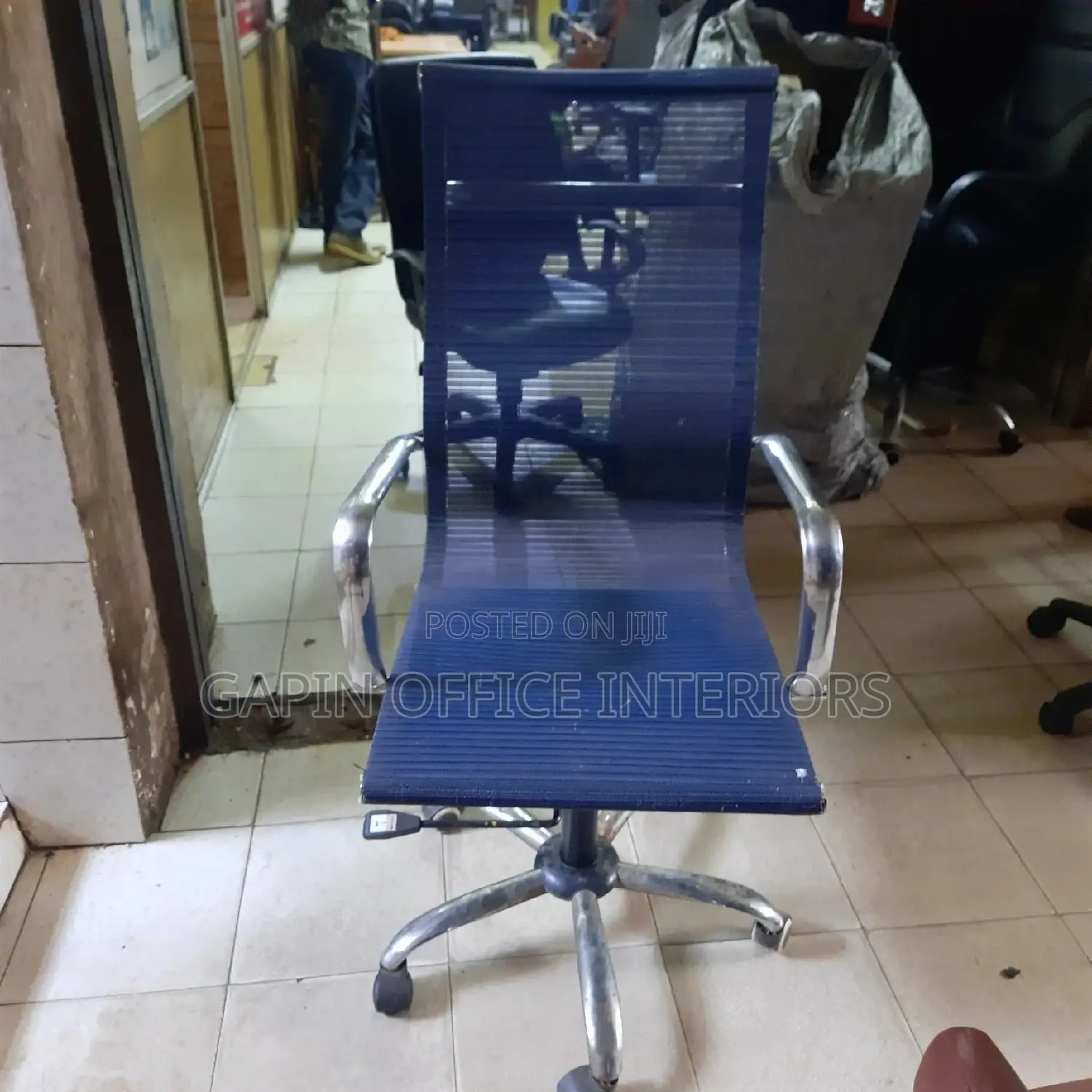 Long Back Blue Mesh Light Chair
