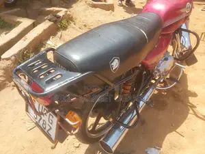 Bajaj Boxer 100 2022 Red