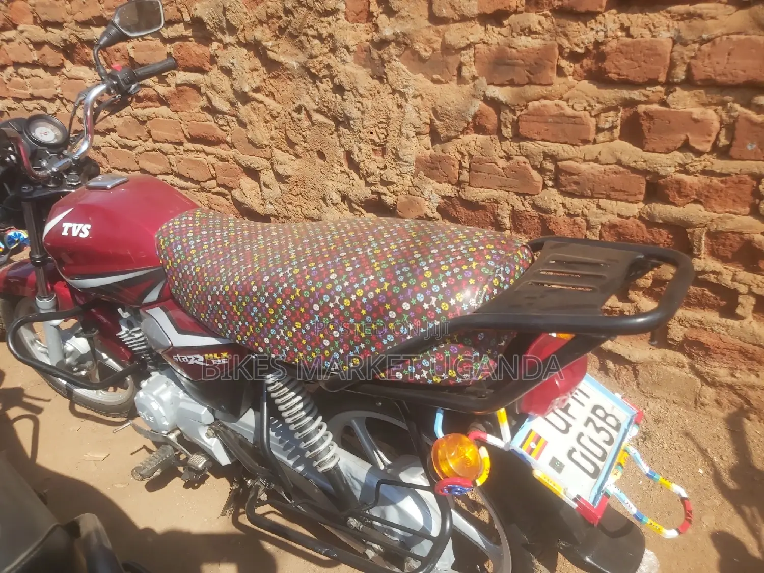 TVS HLX 125 2022 Red